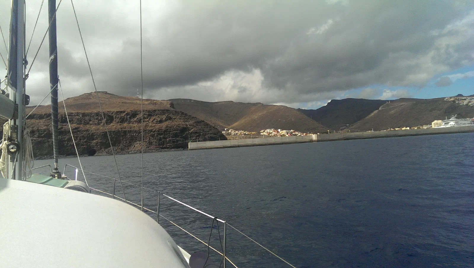 Indsejlingen til San Sebastian på La Gomera