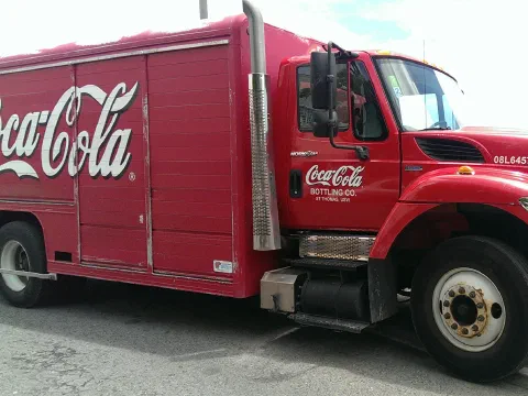 Vi er vel i CocaColaens hjemland.