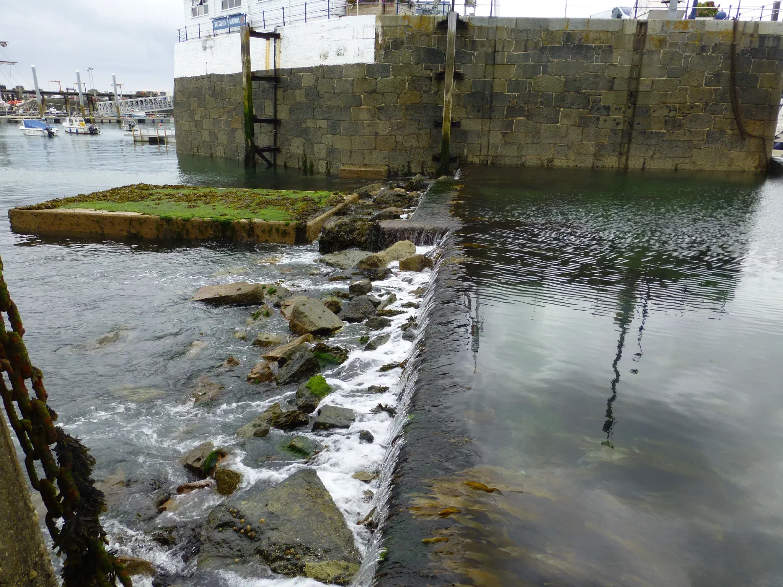 Billede taget inde fra havnen ved næste lavvande.