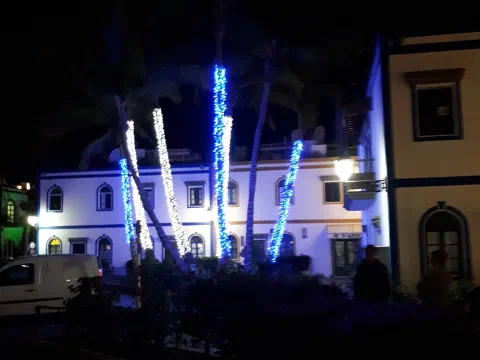 Julelys i palmerne ved Puerto Mogan